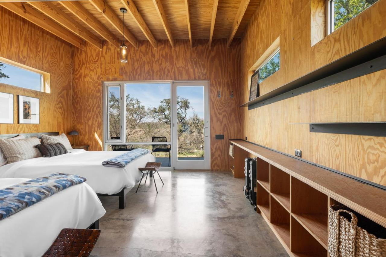 Lazo House - Riverfront With Overlooking Llano River Ngoại thất bức ảnh