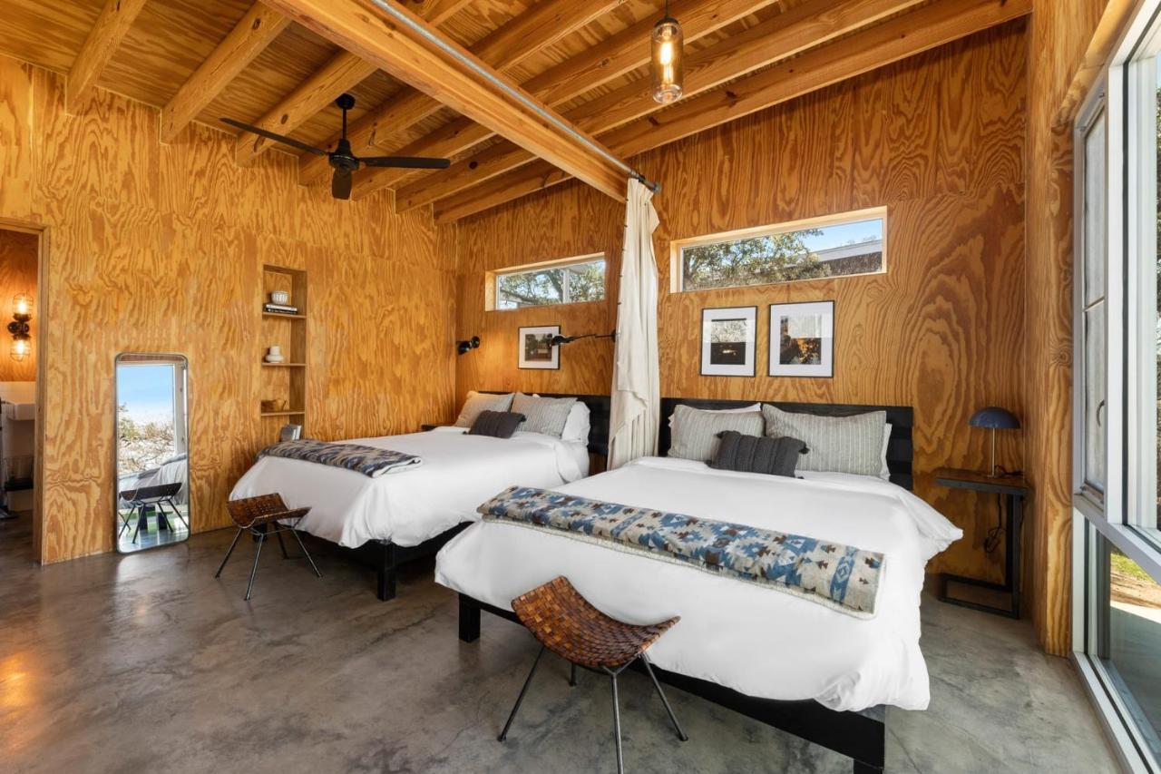 Lazo House - Riverfront With Overlooking Llano River Ngoại thất bức ảnh