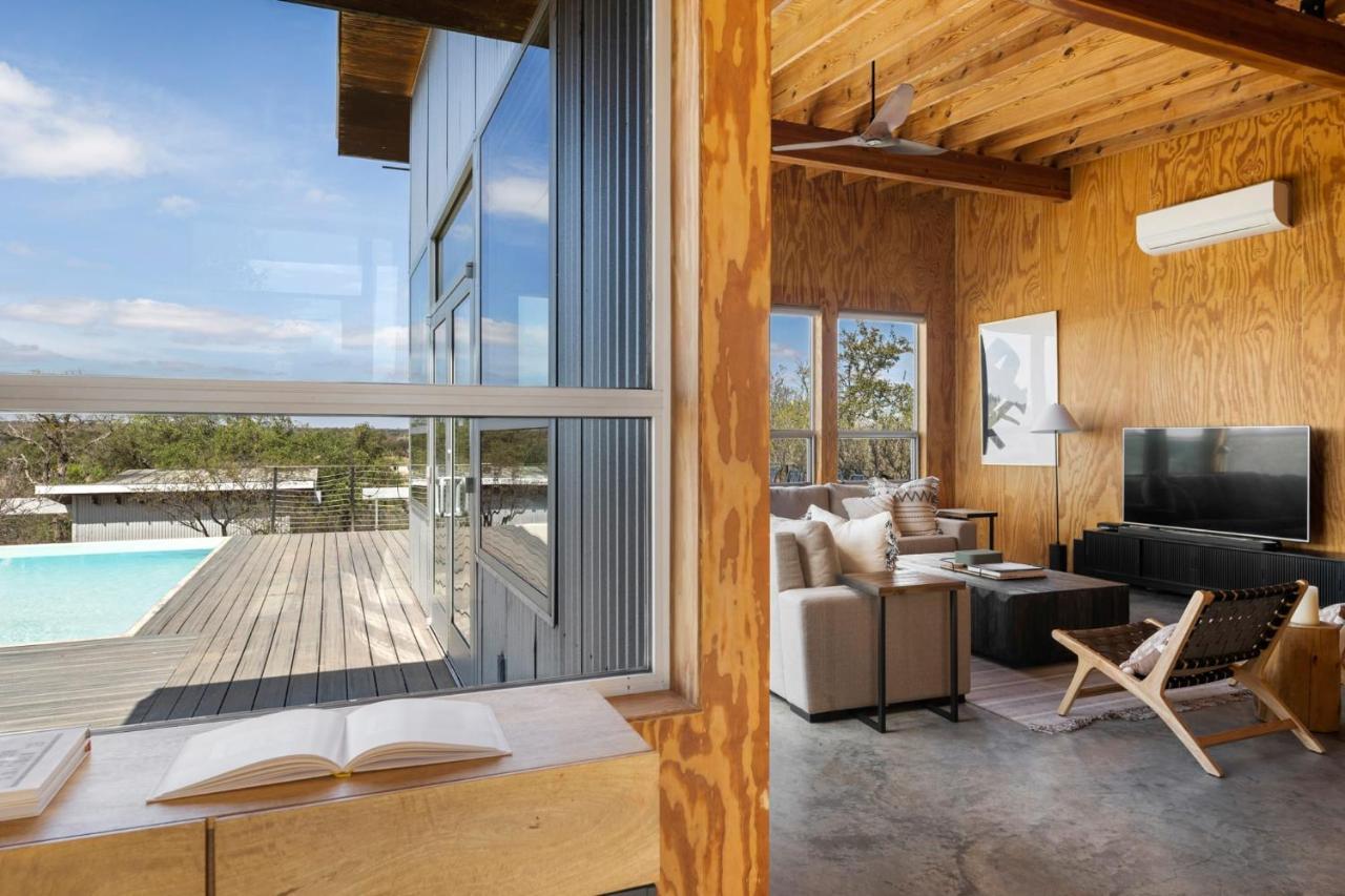 Lazo House - Riverfront With Overlooking Llano River Ngoại thất bức ảnh