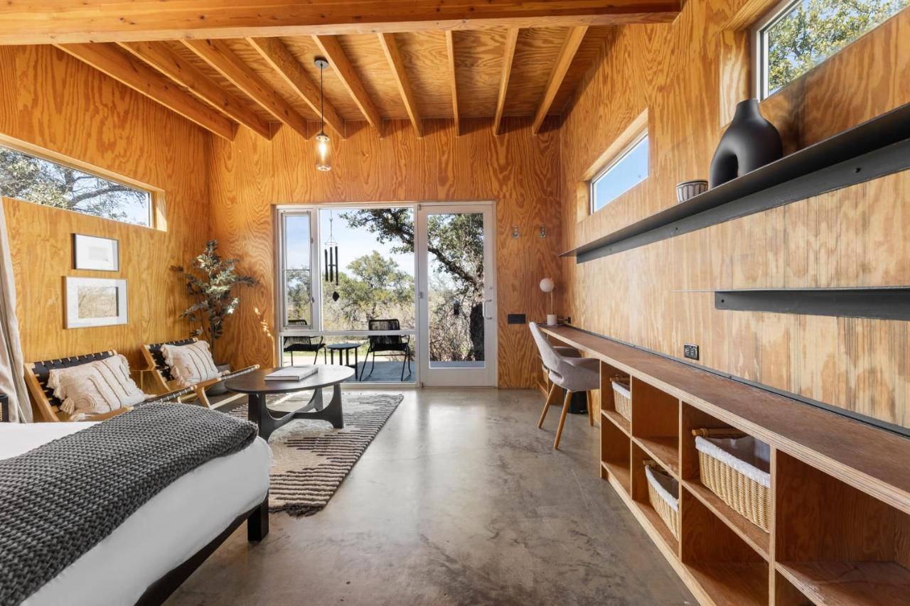 Lazo House - Riverfront With Overlooking Llano River Ngoại thất bức ảnh