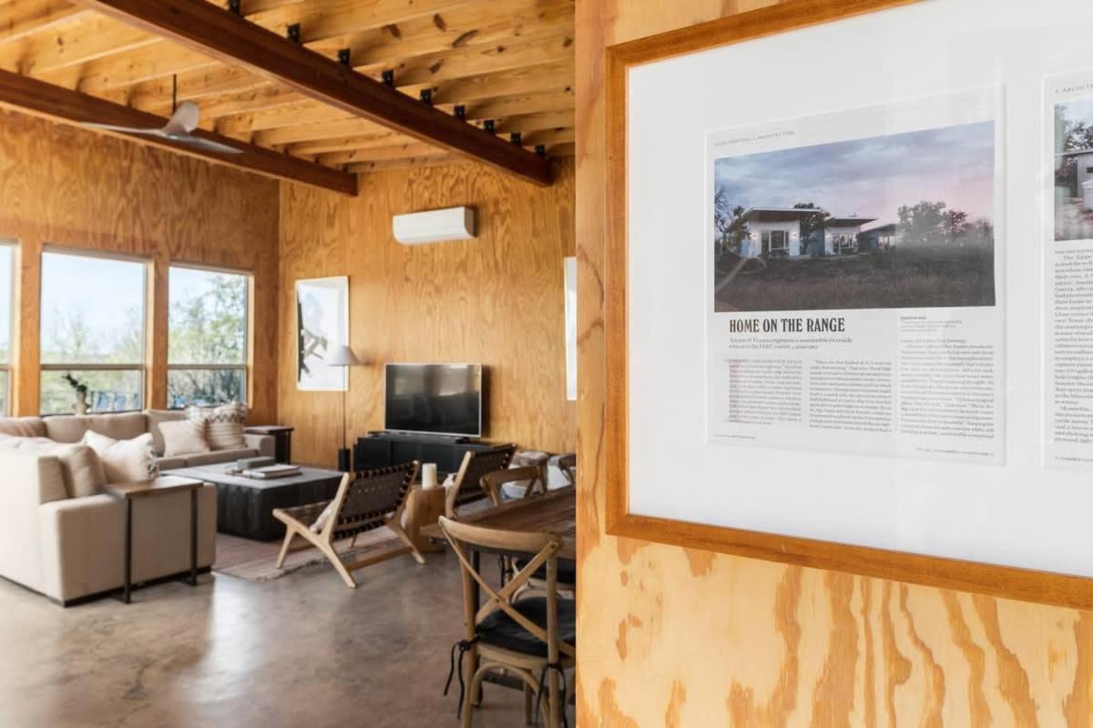 Lazo House - Riverfront With Overlooking Llano River Ngoại thất bức ảnh