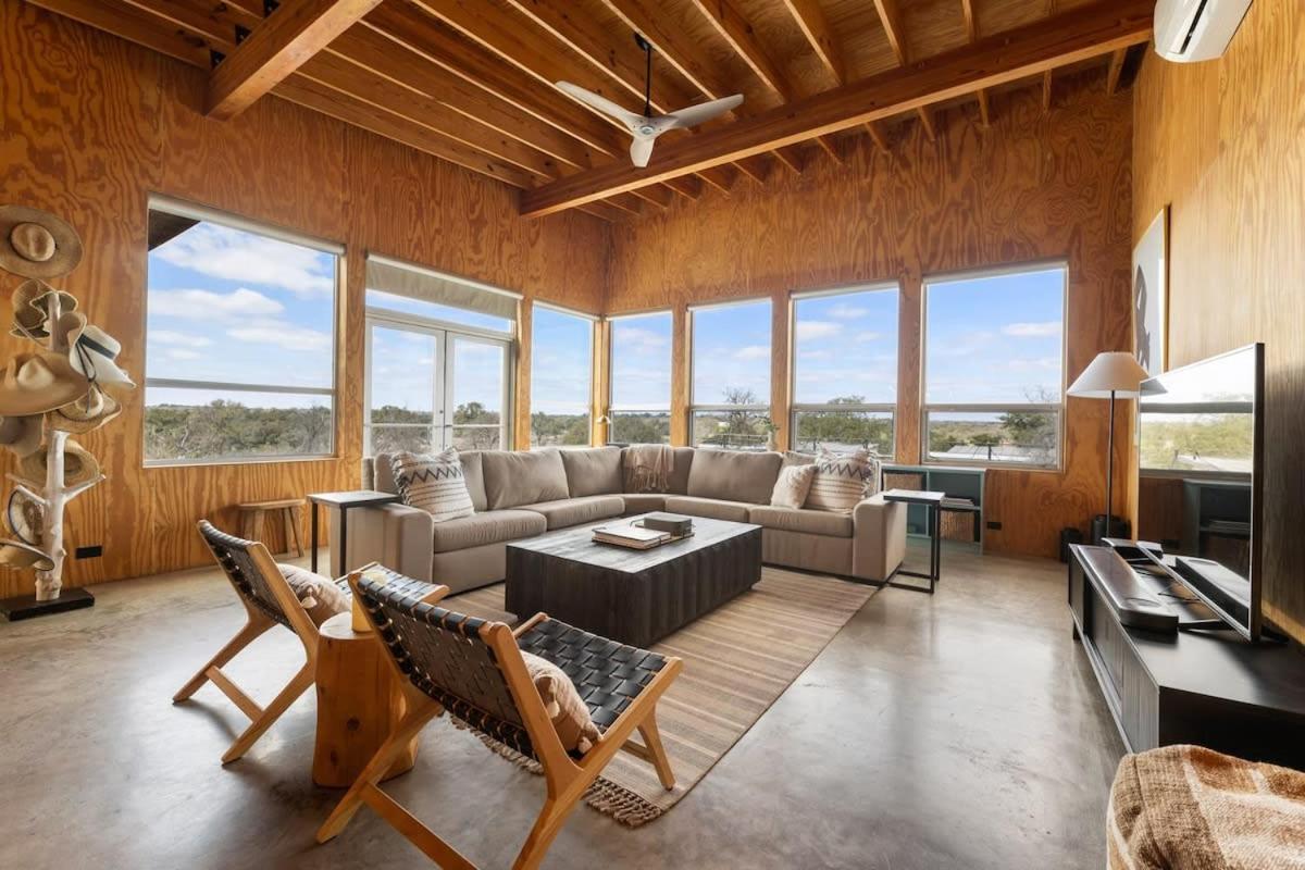 Lazo House - Riverfront With Overlooking Llano River Ngoại thất bức ảnh